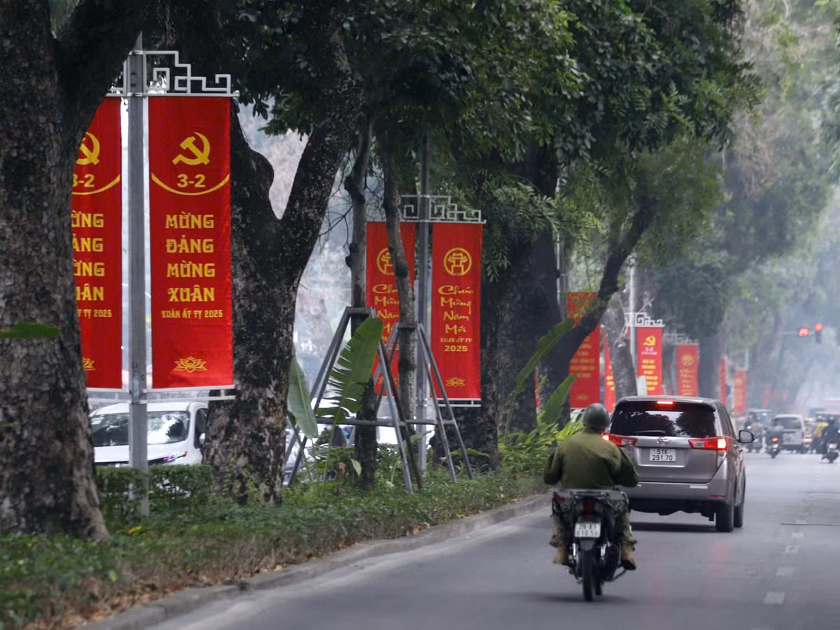 Hoạt động trang trí, tuyên truyền cổ động trực quan được thực hiện nhằm khích lệ, cổ vũ các thế hệ người Việt Nam tích cực học tập, phấn đấu, cống hiến sức lực, trí tuệ, góp phần xây dựng, phát triển Thủ đô và đất nước phồn vinh, hạnh phúc.