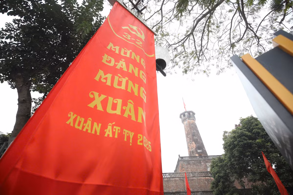 Một góc cột cờ Hà Nội....