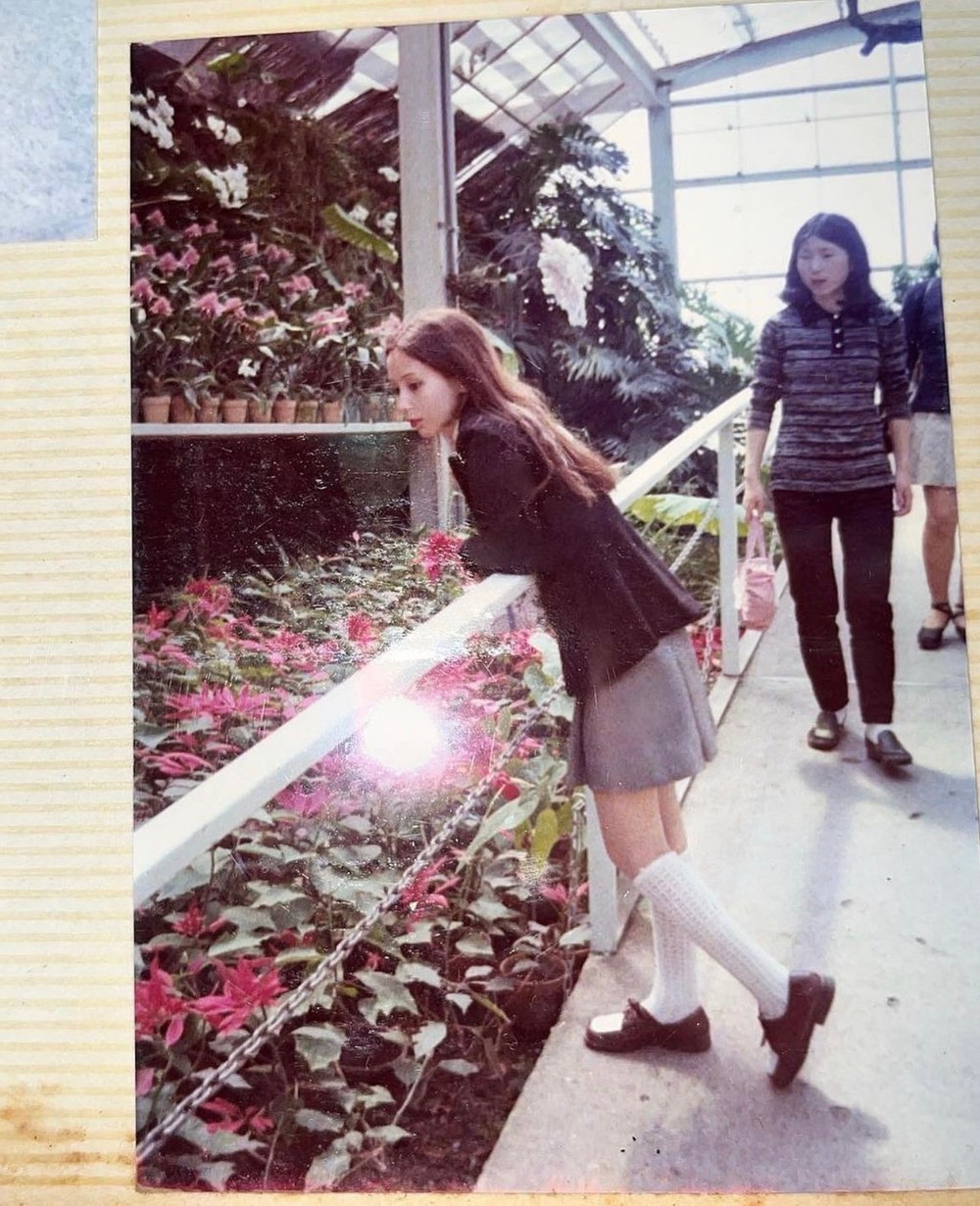 Không chỉ vậy, 50 năm trước bà của cô gái đã có thời trang vô cùng sành điệu khiến nhiều người khẳng định chắc chắn phải là tiểu thư của gia đình có điều kiện.