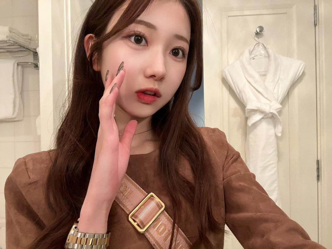 Sau khi những bức ảnh của người bà trở lên viral khắp mạng xã hội, cô cháu gái đã tiết lộ thêm bà rất vui khi được mọi người khen. Cô nàng cũng cho hay sở trường của bà là nấu ăn. Các món bà nấu đều vô cùng ngon.