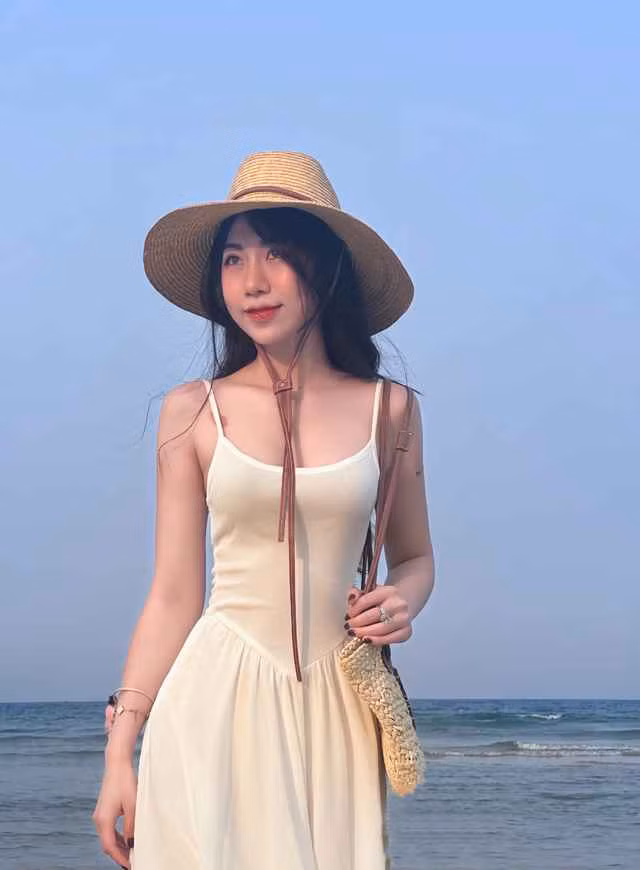 Nguyễn Nụ hiện đang sống ở Hải Dương cùng bố mẹ, trong ngôi biệt thự khang trang mà Văn Toàn vừa xây báo hiếu đấng sinh thành vào năm ngoái.