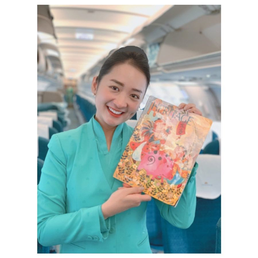 Đặng Mai Hương là nữ tiếp viên hàng không của hãng hàng không Quốc gia. Cô được cộng đồng mạng "ngả mũ kính phục" bởi hành trình giảm cân ấn tượng từ 72kg xuống 54kg, vòng eo từ 99cm xuống 69cm.