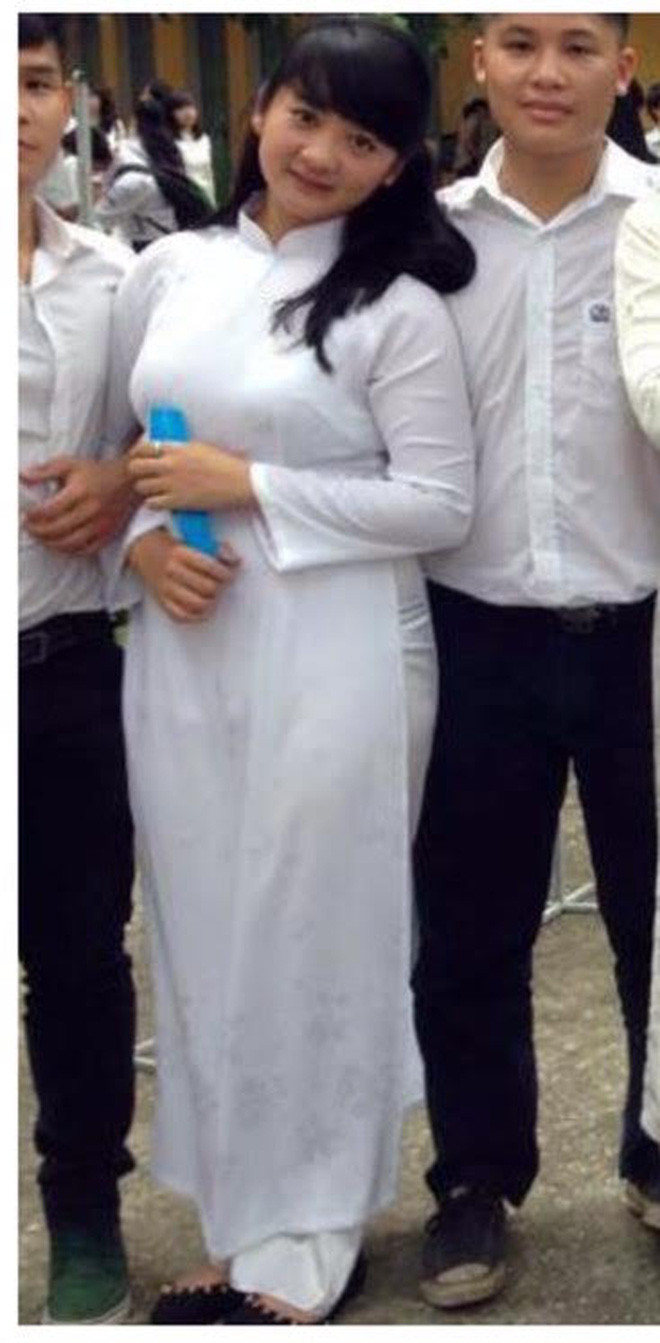 Khoảng thời gian ôn thi Đại học có lẽ là quãng đường khó quên nhất trong cuộc đời của nữ tiếp viên hàng không Vietnam Airlines - Mai Hương không chỉ đơn giản là kí ức vui vẻ của tuổi học trò mà còn là nỗi ám ảnh bởi cân nặng quá khổ mà bản thân từng trải qua.