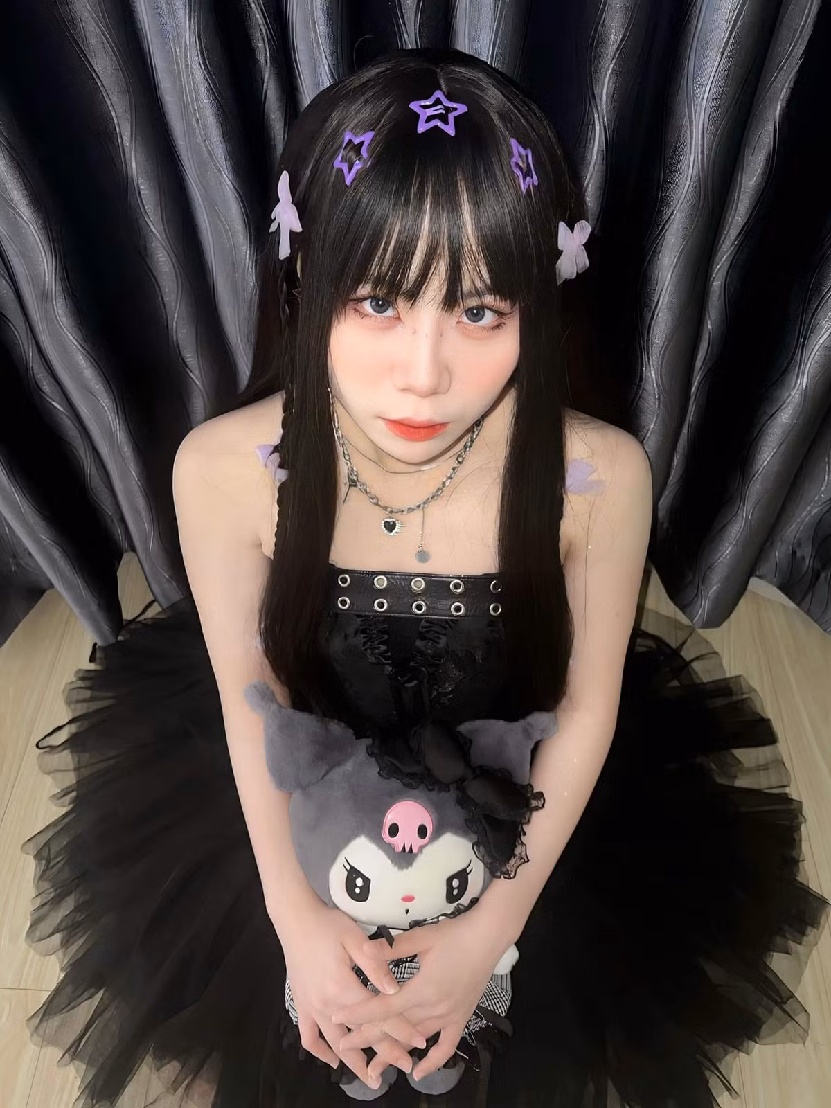 Sammy Đào (Trương Thị Anh Đào, SN 2001) - streamer sở hữu 4,5 triệu người theo dõi trên TikTok. Theo đó, cô nàng vốn đã được nhiều người yêu thích bởi gương mặt xinh xắn, tính cách vui vẻ, duyên dáng qua các đoạn clip được đăng tải.