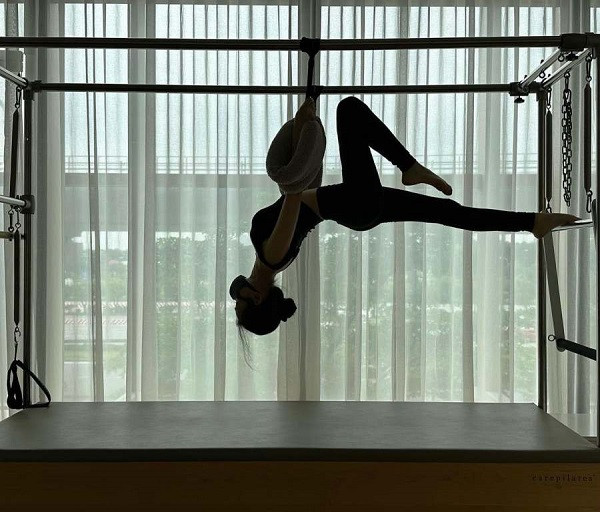 Trước khi tập pilates, Linh Ka còn từng có thời gian gắn bó với nhiều bộ môn khác như yoga, gym.