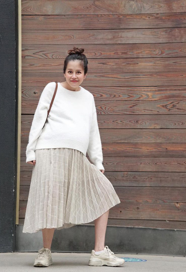 Nhiều người vẫn thường lo ngại về chuyện xuống sắc và phá dáng khi mang thai. Tuy nhiên, khi nhìn vào những hình ảnh An Nguy mới đăng tải, nhiều người sẽ phải suy nghĩ lại.