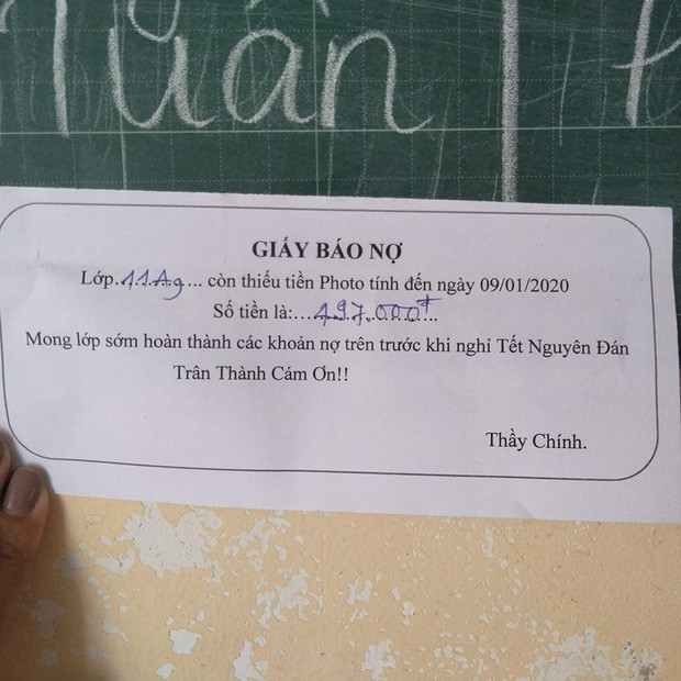 Sau khi giấy đòi nợ tiền photo của thầy giáo được phát đi, trên MXH nhiều dân mạng đã để lại ý kiến. Điển hình như nickname H.L.A bình luận: "Chẳng bù cho lớp mình nợ tiền photo từ năm lớp 10 đến lớp 11 là gần 3 triệu nhưng thầy không đòi được vì thầy chính là giáo viên chủ nhiệm".