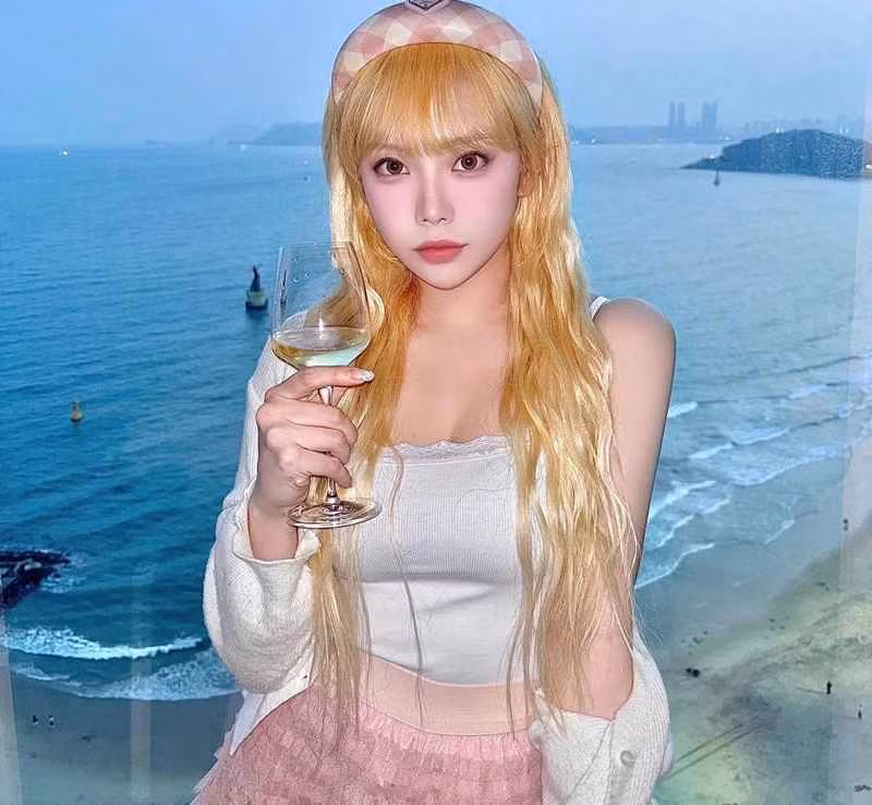 Nét quyến rũ của "thiên thần nội y" Hàn Quốc đang gây bão các diễn đàn mạng xã hội.