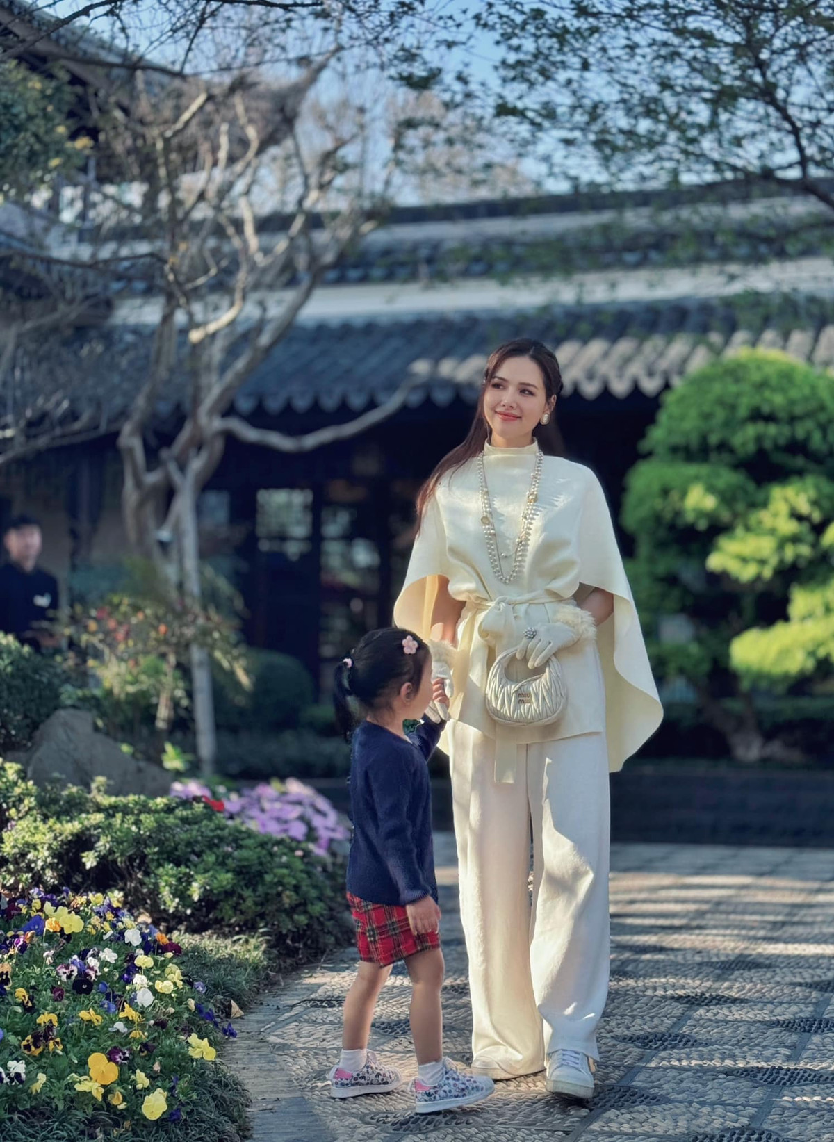 Các cách phối layer trang phục cũng từng được người đẹp ưa chuộng để giấu khuyết điểm.