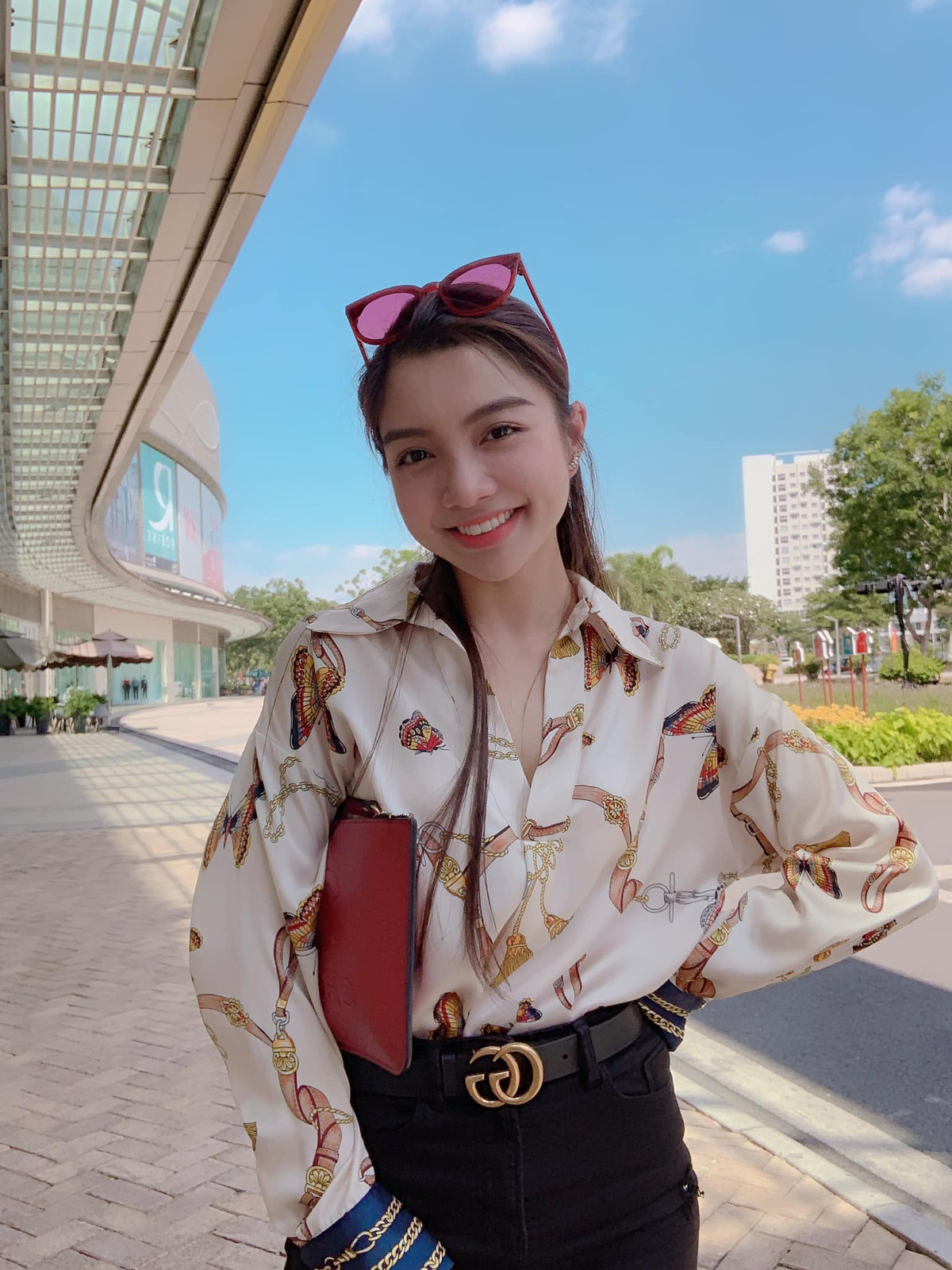 Nhận thấy được những ý nghĩa tích cực mà Yoga mang lại cho bản thân cũng như cuộc sống, Trinh đã kiên trì và quyết tâm theo học các chương trình đào tạo huấn luyện viên YOGA một cách chuyên nghiệp.