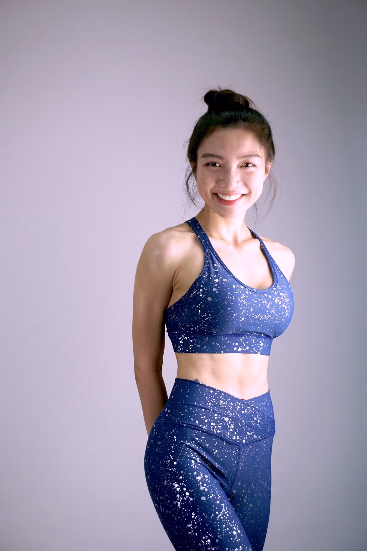 Trinh cảm nhận sâu sắc bản thân mình thay đổi tốt hơn từng ngày nhờ có Yoga. Bộ môn này đã giúp Trinh vực dậy tinh thần, nhìn rõ bản thân và đồng thời, giúp mình ý thức được việc chăm sóc và trân trọng cơ thể mình hơn". Nữ tiếp viên hàng không xinh đẹp của VNA cho biết thêm.