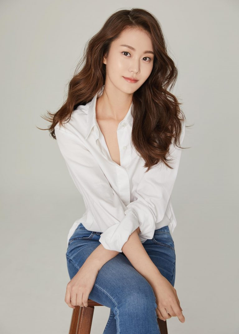 Trong một trận đấu từ thiện diễn ra vào ngày 13/12/2014, sau khi ghi bàn xong, Kim Young-Hwon đã ôm một bó hoa mang lên sân khấu để tặng cho Se-jin khiến các khán đài như vỡ òa.