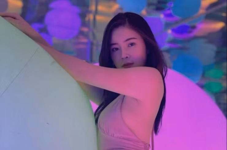 Thái Thảo Nguyên có bộ sưu tập váy ôm đa sắc màu, kiểu dáng.