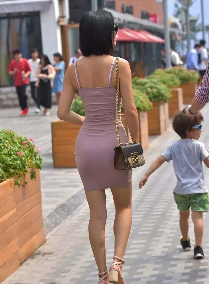 Dù đã làm mẹ nhưng vóc dáng gái xinh trong ảnh khiến nhiều người phải trầm trồ.