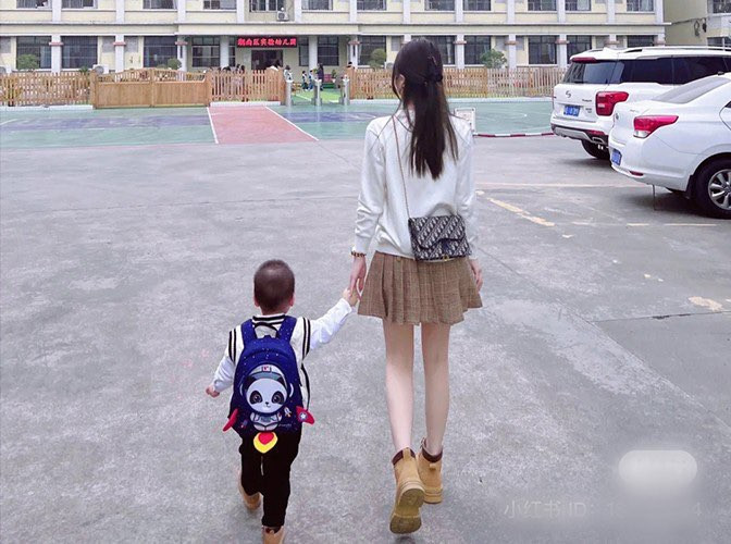 Ngay lập tức, bình luận này đã nhận về nhiều lượt yêu thích cũng như sự ủng hộ của nhiều chị em. Trên thực tế, việc một người phụ nữ ăn vận chỉn chu còn phản ánh được rằng, họ tôn trọng bản thân mình bất kỳ khi nào có thể, dù chẳng cần ai đó phải chiêm ngưỡng.