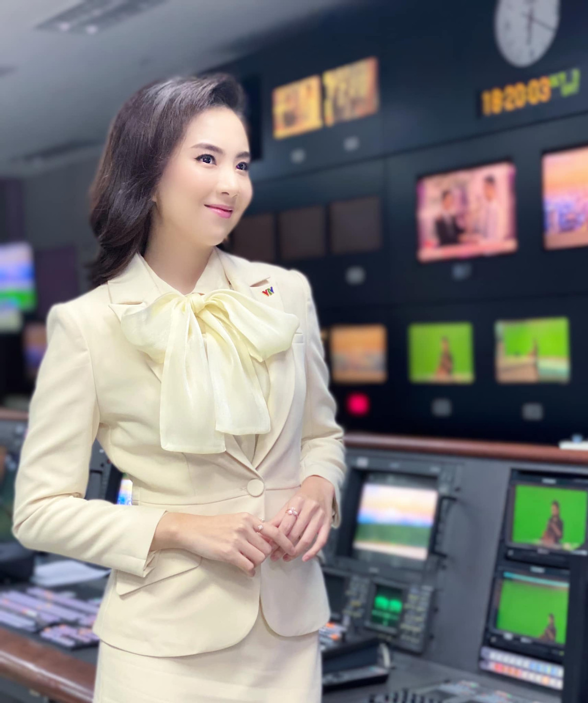 Nữ MC từng chia sẻ cô ấp ủ ước mơ được lên TV từ nhỏ, sau đó theo học ngành báo chí.