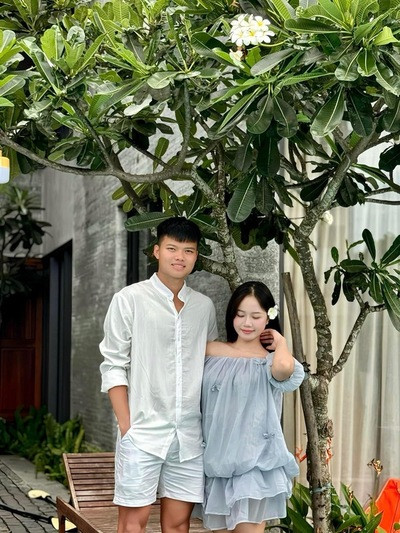 Văn Tùng vốn là một chàng trai cực tình cảm, tinh tế và luôn cưng chiều bạn gái.