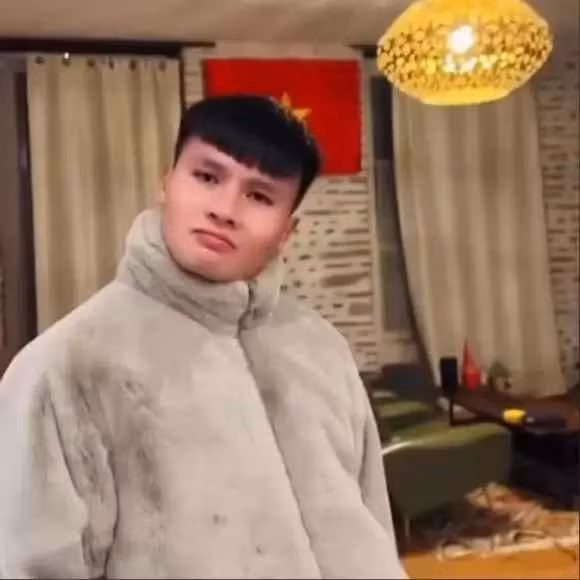 Co ban gai qua choi, Quang Hai bat ngo bi soi dieu nay