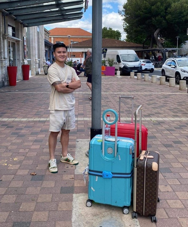 Theo tìm hiểu, ở CLB mới Quang Hải sẽ nhận mức lương tuần là 2.000 euro (khoảng 50 triệu đồng).