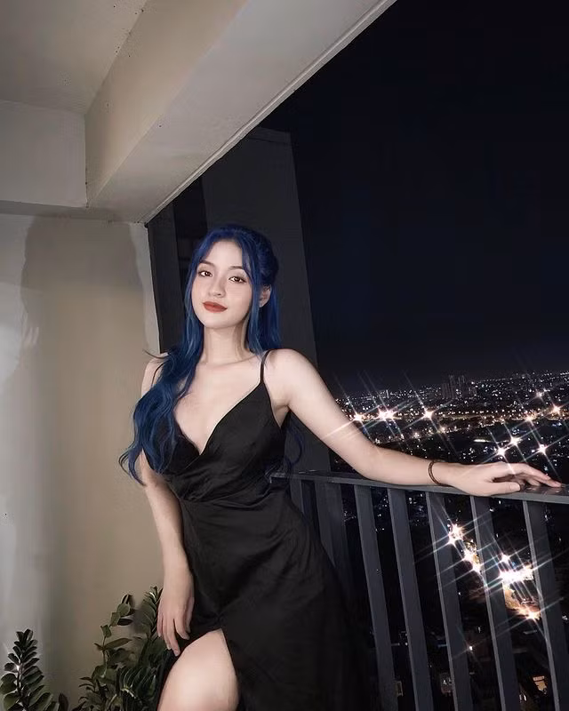 Một fan của Thanh Tâm có để lại bình luận: "Chị xinh ghê, nhưng mà lần sau chị có thể chụp ảnh mà chị cười được không ạ".