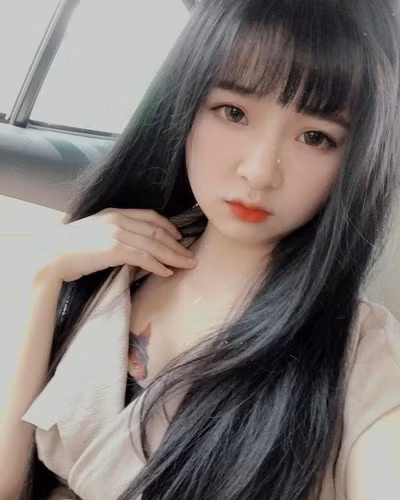 Thời gian gần đây, sau 1 năm scandal lộ clip nóng, mọi người đều nhìn nhận và đánh giá cao nỗ lực của Mèo 2k4, cô nàng vẫn là một nữ streamer nổi tiếng và ngày càng nổi tiếng của cộng đồng Liên Quân Mobile.