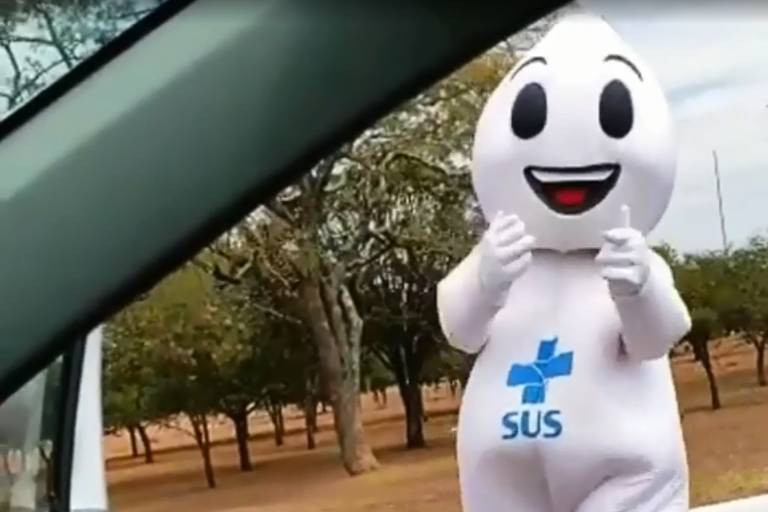 Theo Metro World News, tại Brazil, Zé Gotinha (Bé Giọt Nước) là linh vật tiêm vaccine phòng chống bại liệt, nó tồn tại từ năm 1986.