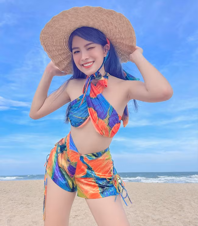 BST "Đoòng" của Thuỵ Hân được đánh giá cao. Trong buổi bảo vệ đồ án tốt nghiệp, thiết kế của cô được thầy cô chấm thi đánh giá cao, đạt 9.1/10 điểm.