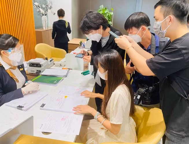 Netizen gật gù vì sự thật rằng nếu Hằng Túi có ý định "ké fame" thì sao lại toàn là nick ẩn vào trang cá nhân cô nàng chỉ với mục đích chỉ trích.