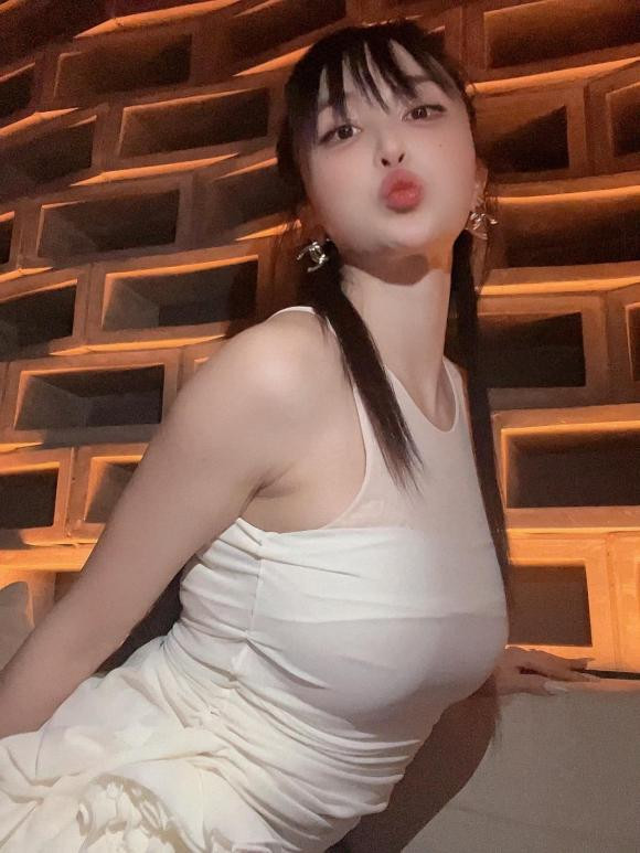 Trên trang cá nhân, Mina Phạm không ít lần khiến người xem phải trầm trồ với nhan sắc của mình.