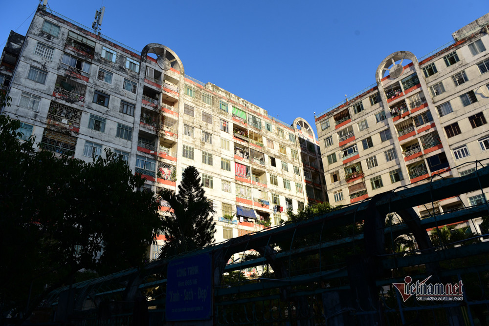 Khu chung cư với hơn 1.000 hộ dân đang được theo dõi sát sao 