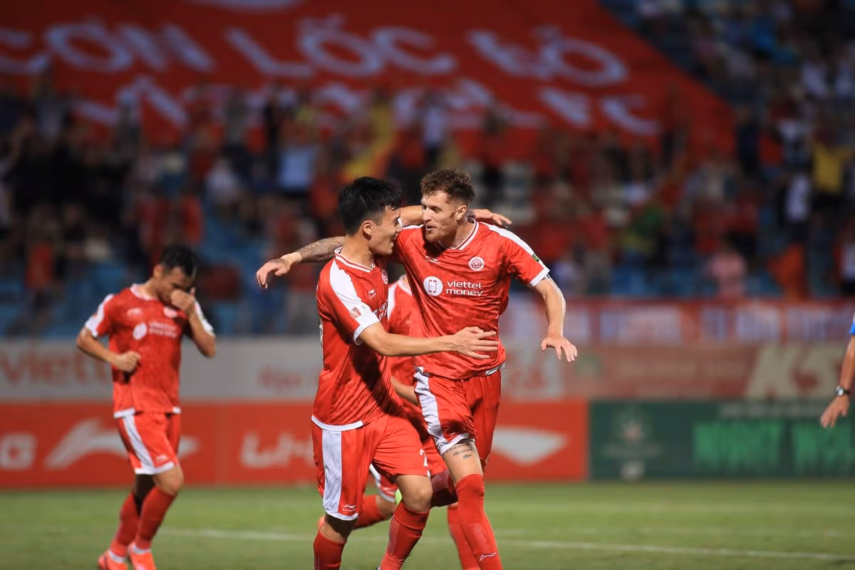 Ve san nha, Viettel lay lai cam giac thang tai V-League 2022-Hinh-2
