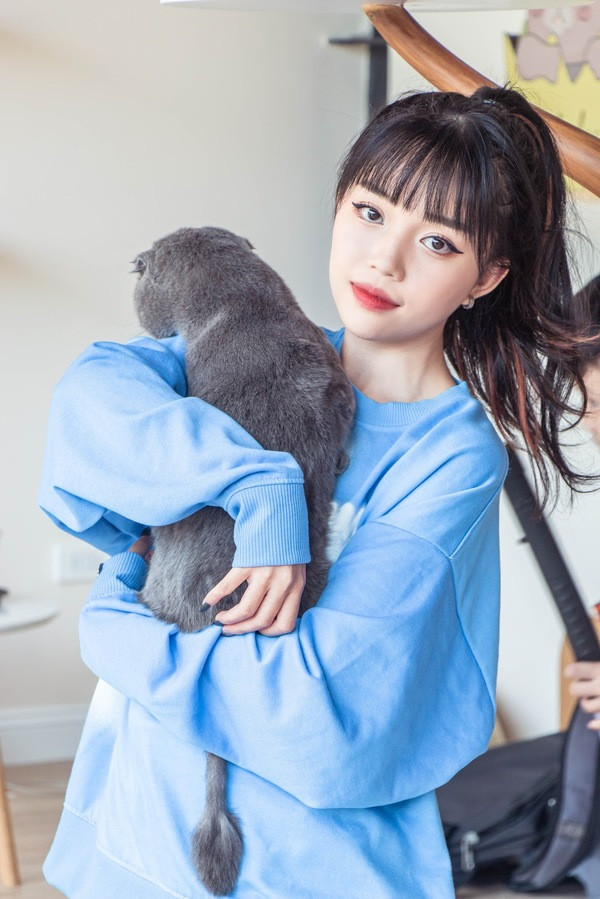 Được biết, Linh Ngọc Đàm hiện đang sở hữu một căn hộ ở Sài Gòn mà theo như streamer Mimosa từng tiết lộ có mức giá 7 tỷ đồng, được trang bị đầy đủ đồ đạc, tiện nghi hiện đại không thiếu một thứ gì.