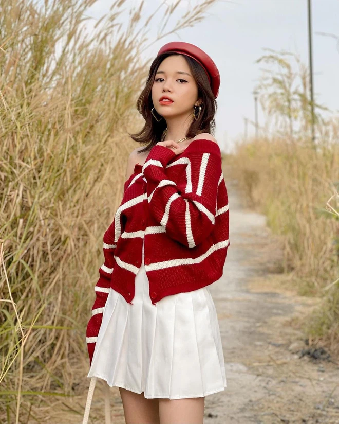  Linh Ngọc Đàm là một trong những nữ streamer nổi tiếng nhất làng game Việt hiện tại. Không chỉ xinh đẹp, cô nàng còn nổi tiếng với sự giàu có và "chịu chơi".