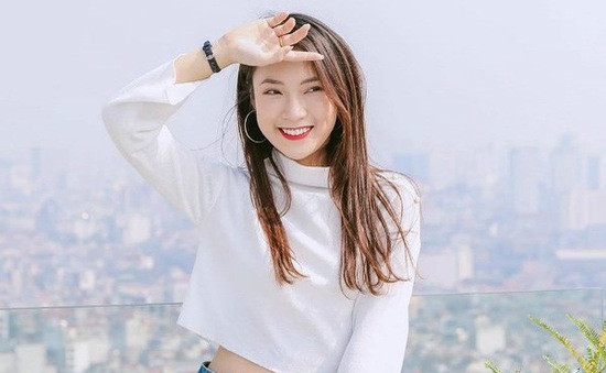 Khánh Vy cho biết nếu như ngày trước, cô luôn cảm thấy hạnh phúc khi được nhắc đến với biệt danh "hot girl 7 thứ tiếng" thì hiện tại, 9X cảm thấy bản thân đã làm được nhiều hơn tên gọi.