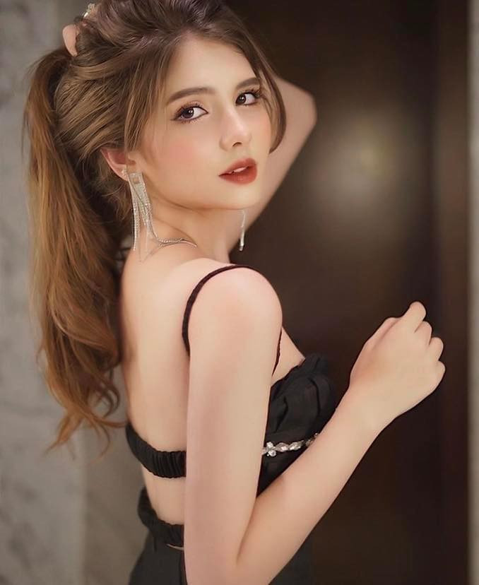 Ngoài ra, Xuân Mai còn là học sinh có điểm thi Đại học môn Địa Lý cao nhất cơ sở với số điểm là 9.0. Hot girl Gen Z đã xuất sắc trở thành sinh viên của trường Đại học Quốc tế – Đại học Quốc Gia Tp.HCM khoa Quản trị kinh doanh.