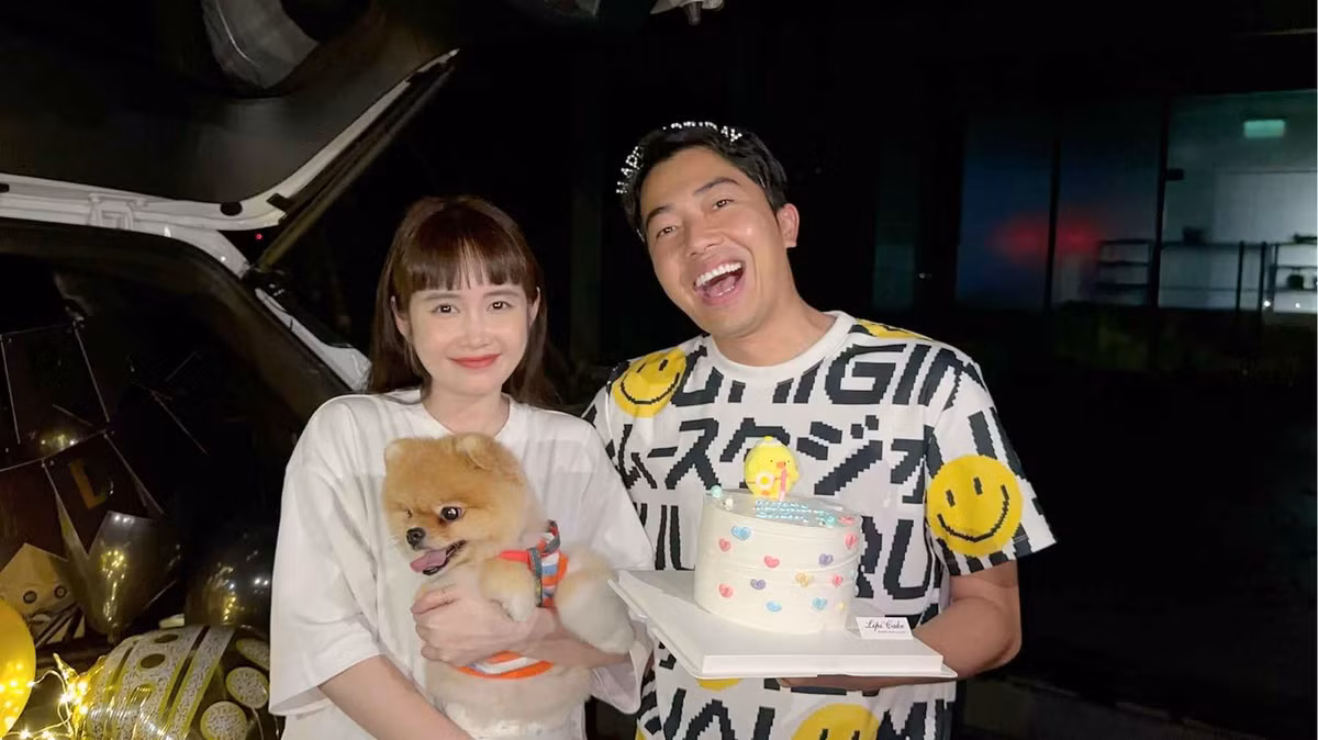 5 năm qua, Cris Phan và Mai Quỳnh Anh có một hôn nhân hạnh phúc viên mãn. Chồng streamer luôn chăm sóc bà xã tỉ mỉ, cưng chiều hết mực.