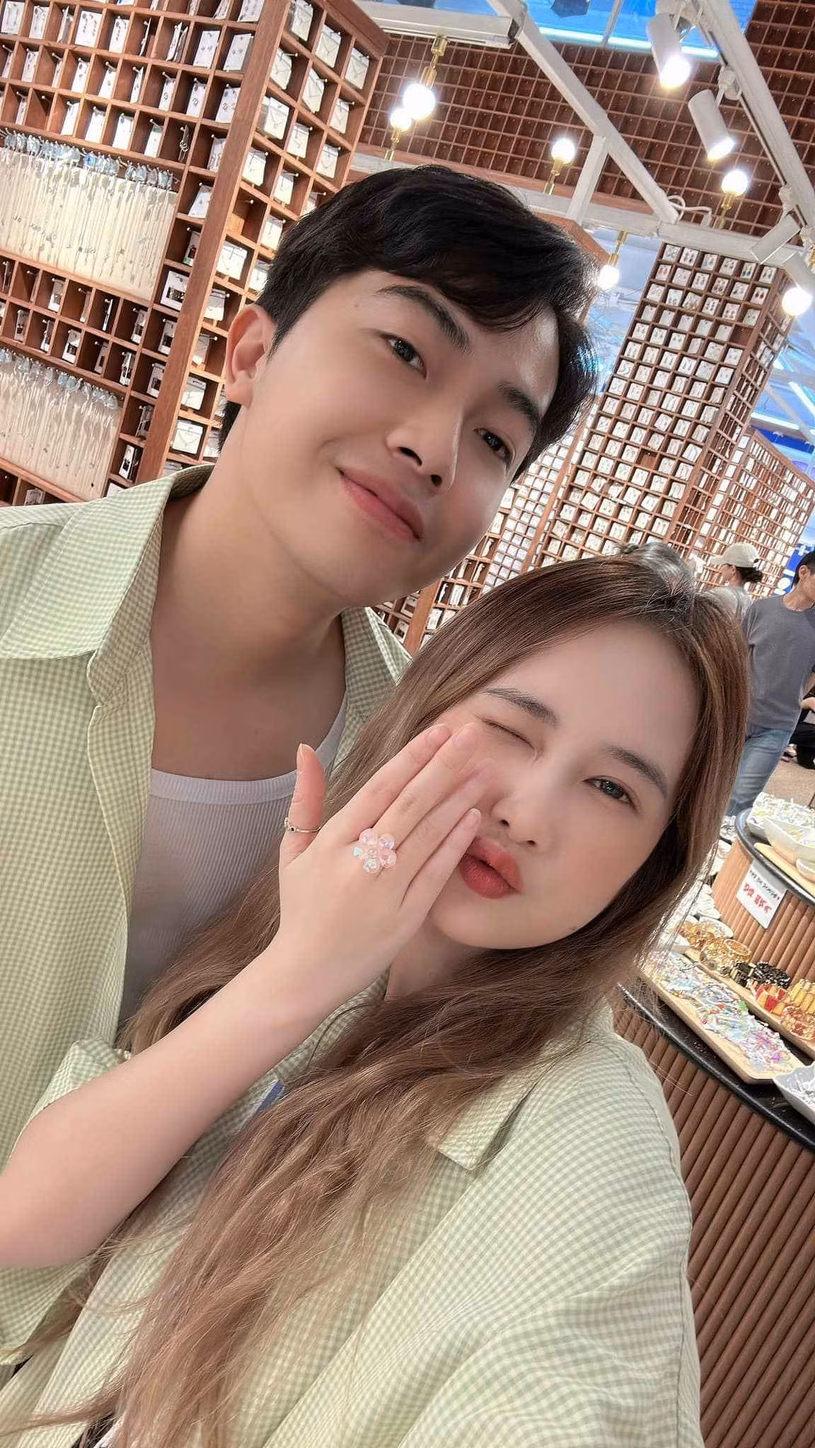 Mai Quỳnh Anh nhiều lần khẳng định mình không vội, Cris Phan thường xuyên tấu hài để vợ mình không quá áp lực chuyện "nhạy cảm" này.