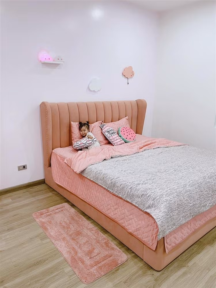 Dù còn nhỏ nhưng Sunny đã được bố mẹ thiết kế cho phòng riêng cực kỳ xịn xò.