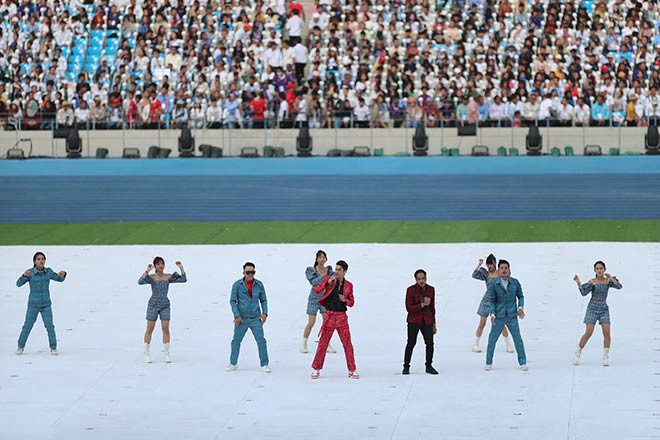 Le khai mac SEA Games 32: Man nhan bua tiec cong nghe Hologram-Hinh-60