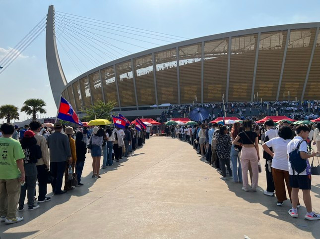 Le khai mac SEA Games 32: Man nhan bua tiec cong nghe Hologram-Hinh-62