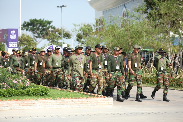 Le khai mac SEA Games 32: Man nhan bua tiec cong nghe Hologram-Hinh-67
