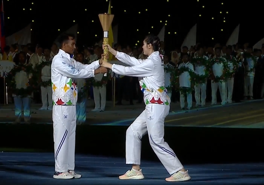 Le khai mac SEA Games 32: Man nhan bua tiec cong nghe Hologram-Hinh-4