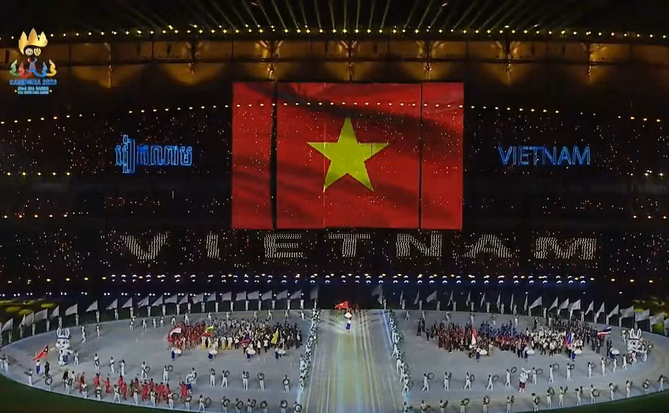 Le khai mac SEA Games 32: Man nhan bua tiec cong nghe Hologram-Hinh-16