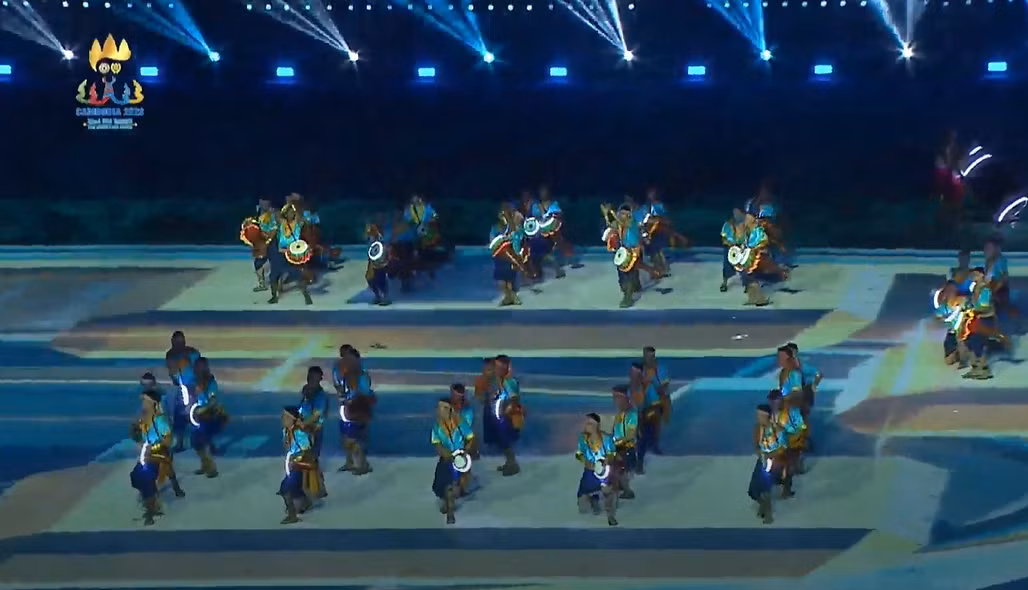 Le khai mac SEA Games 32: Man nhan bua tiec cong nghe Hologram-Hinh-33