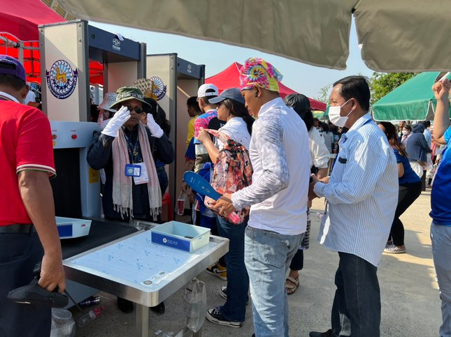 Le khai mac SEA Games 32: Man nhan bua tiec cong nghe Hologram-Hinh-64