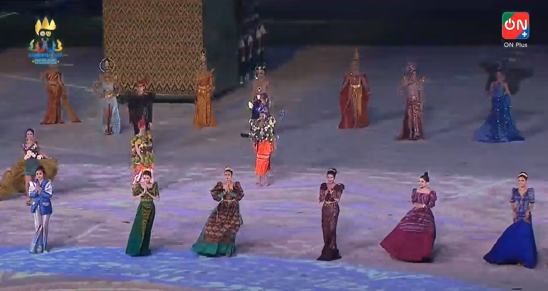 Le khai mac SEA Games 32: Man nhan bua tiec cong nghe Hologram-Hinh-36