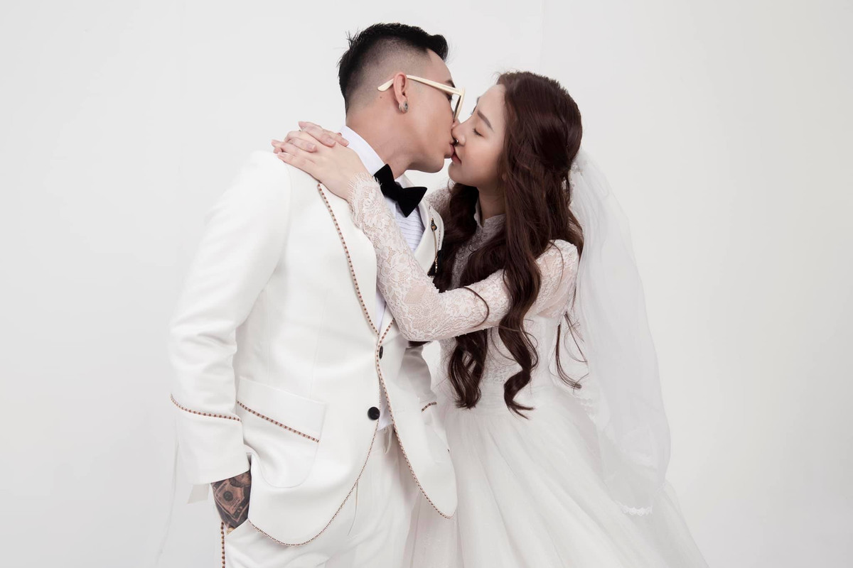 Kể từ sau khi lấy chồng, nữ streamer cũng tạm dừng sự nghiệp streamer, game thủ để chăm sóc cho gia đình nhỏ.