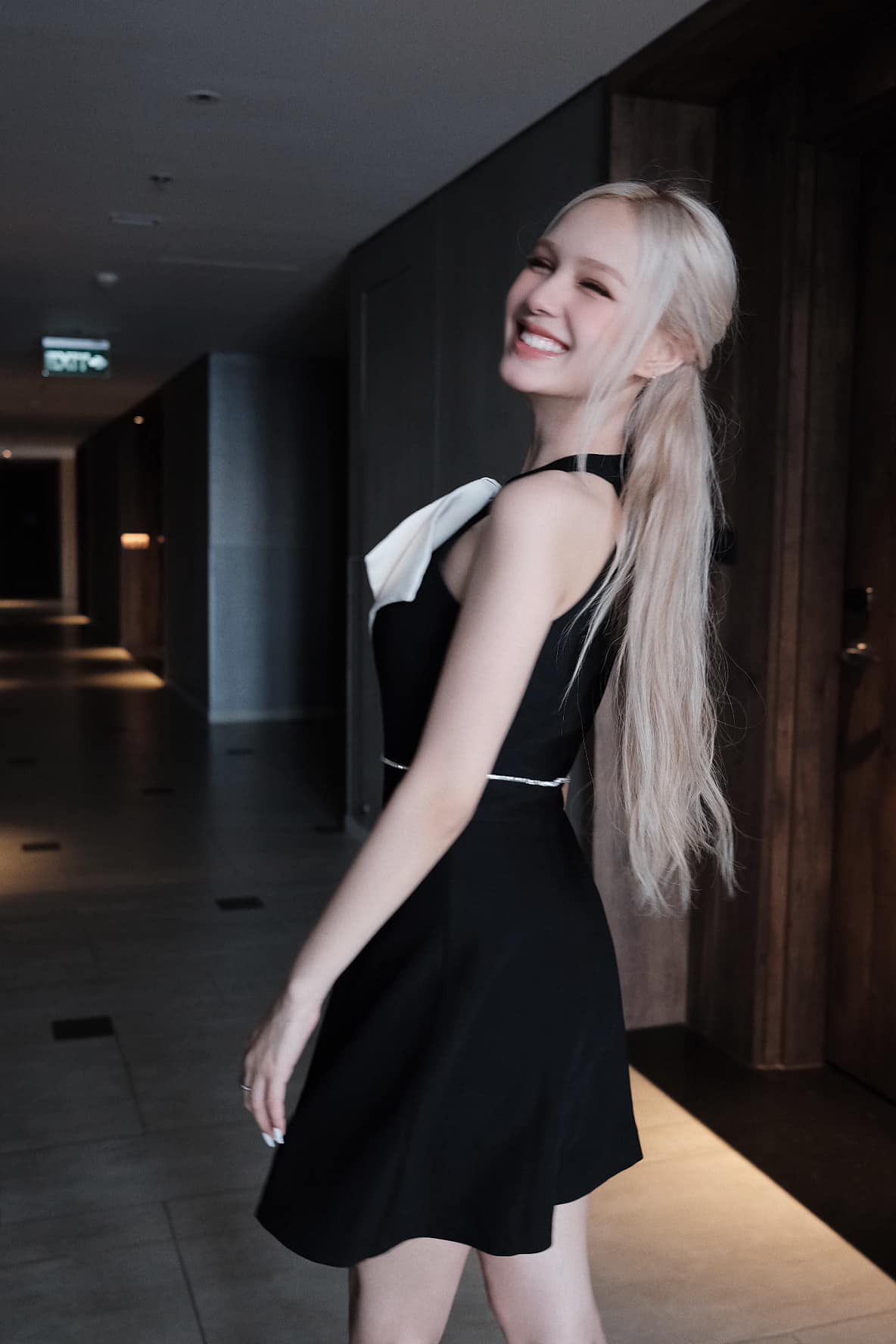 Ngoài ra, còn có tài khoản vô duyên khi để lại bình luận: "Xoài hạt lép".