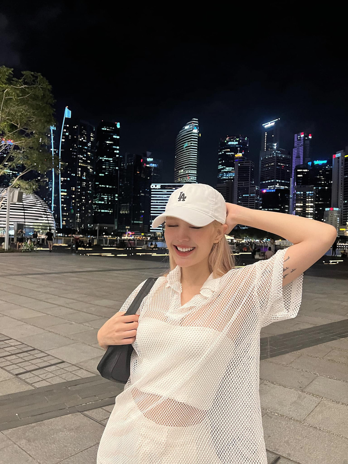 Xoài Non được biết đến với danh xưng “hot girl Instagram”, sở hữu hàng trăm nghìn lượt theo dõi trên mạng xã hội.