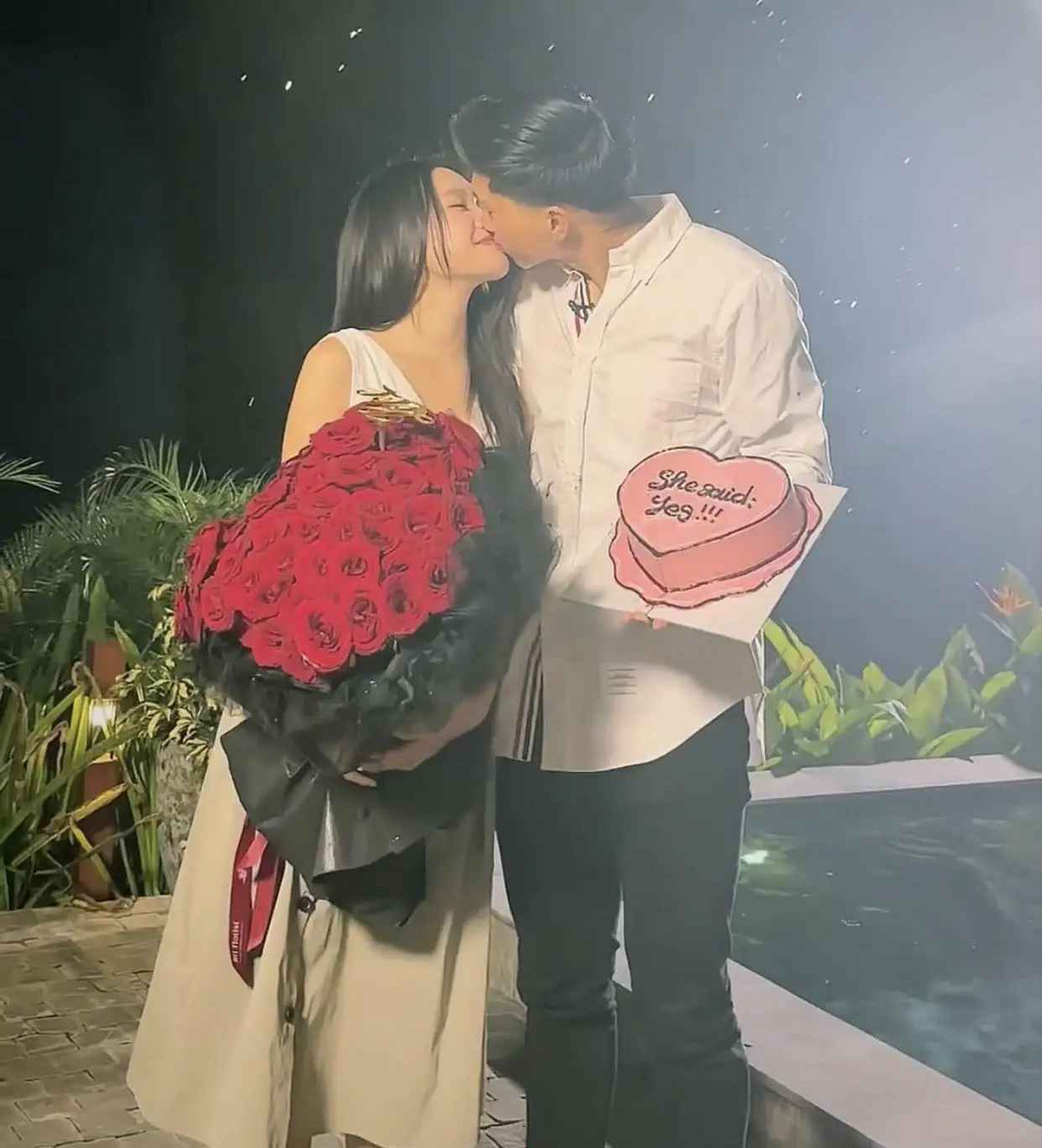 Ở thời điểm hiện tại, Đoàn Văn Hậu anh không có tên trong đợt tập trung của đội tuyển Việt Nam chuẩn bi cho vòng loại thứ 2 World Cup 2026. Một phần vì nam cầu thủ đang trong quá trình hồi phục chấn thương, bên cạnh đó chàng trai này cũng đang chuẩn bị cho ngày trọng đại nhất của cuộc đời.